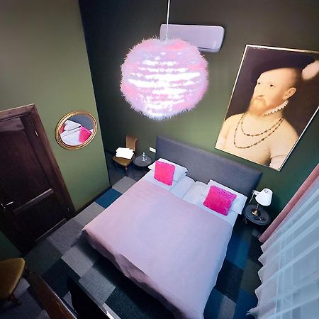 Broken Bed Hootel 카우나스 외부 사진
