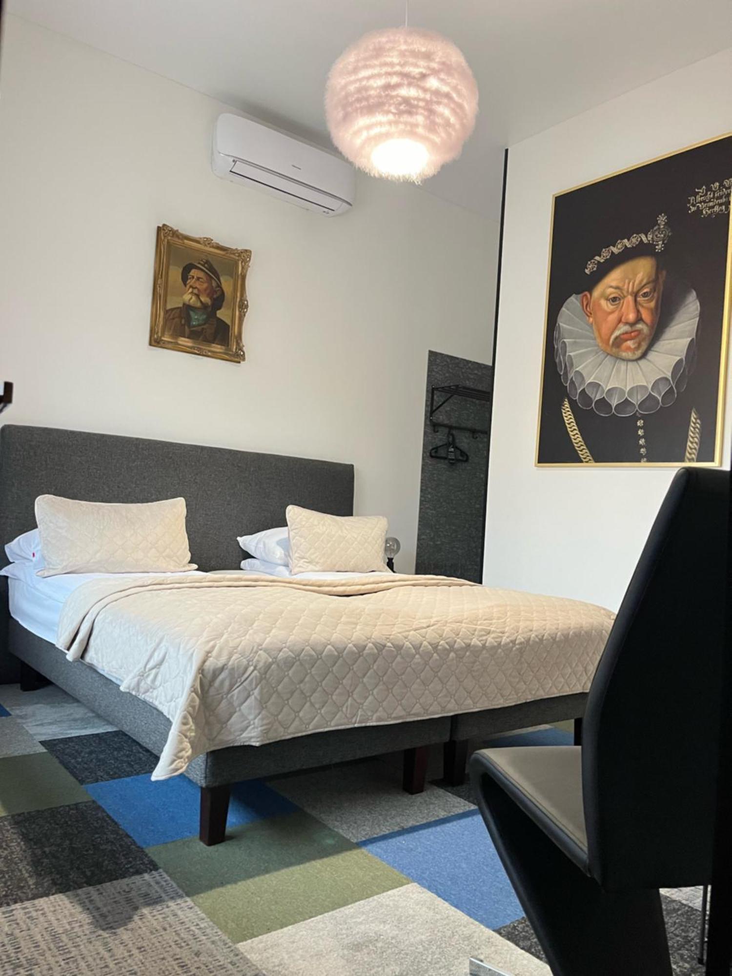 Broken Bed Hootel 카우나스 외부 사진