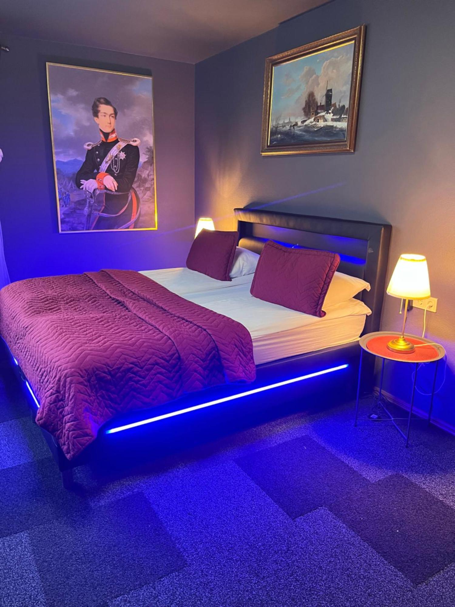 Broken Bed Hootel 카우나스 외부 사진